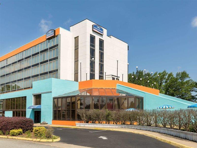 Howard Johnson By Wyndham Williamsburg Norge Exterior photo