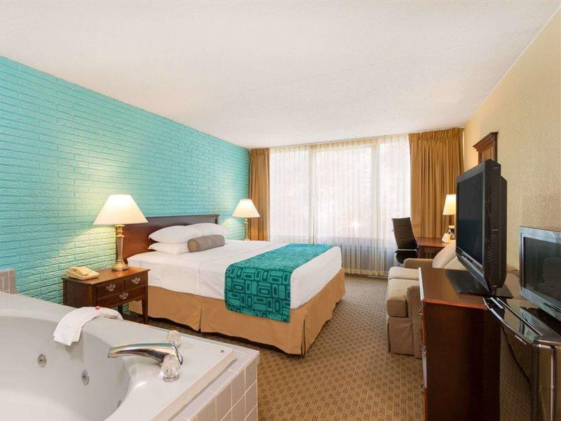 Howard Johnson By Wyndham Williamsburg Norge Exterior photo