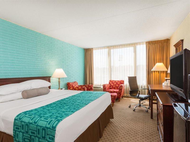 Howard Johnson By Wyndham Williamsburg Norge Exterior photo