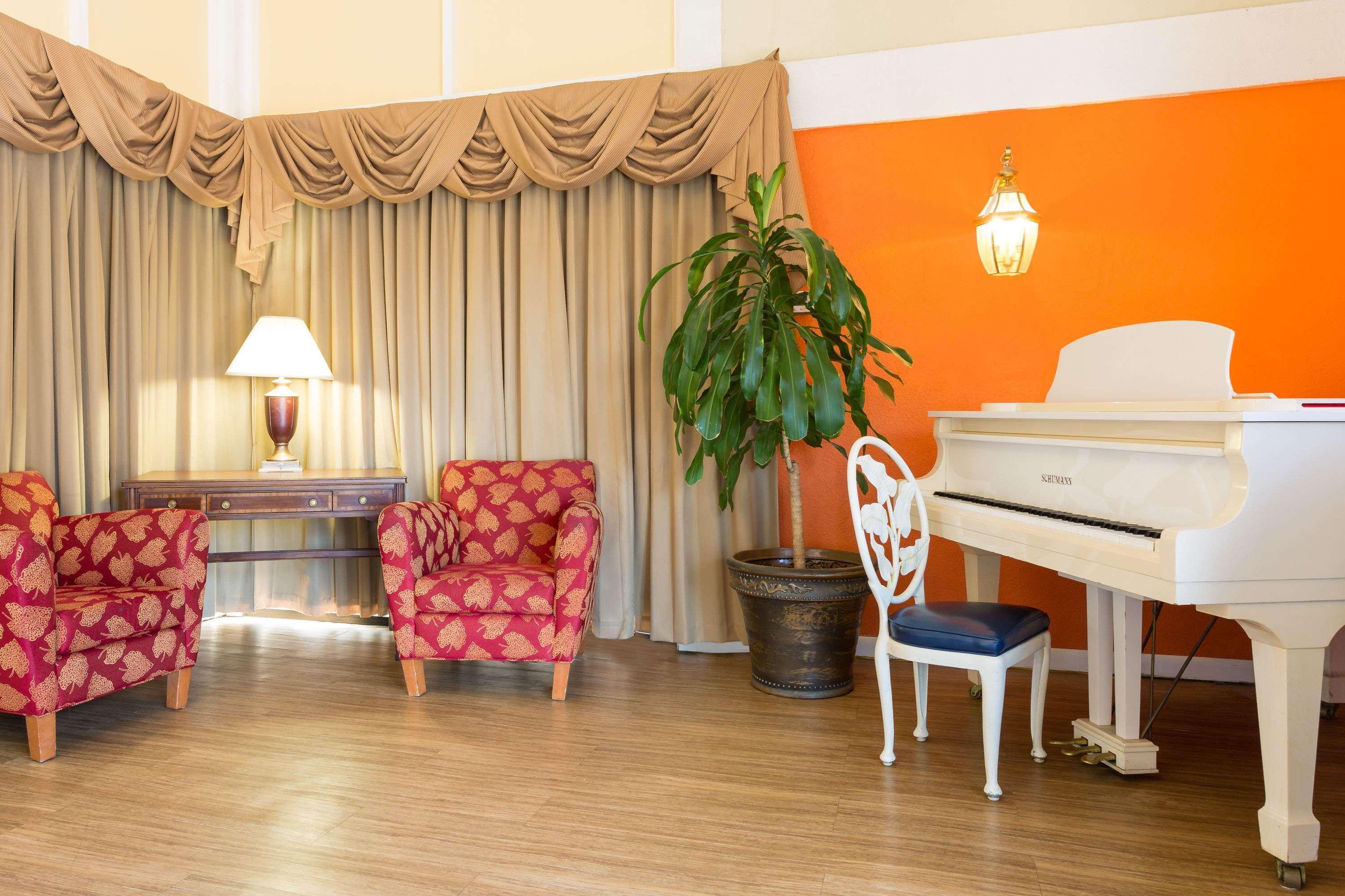 Howard Johnson By Wyndham Williamsburg Norge Exterior photo
