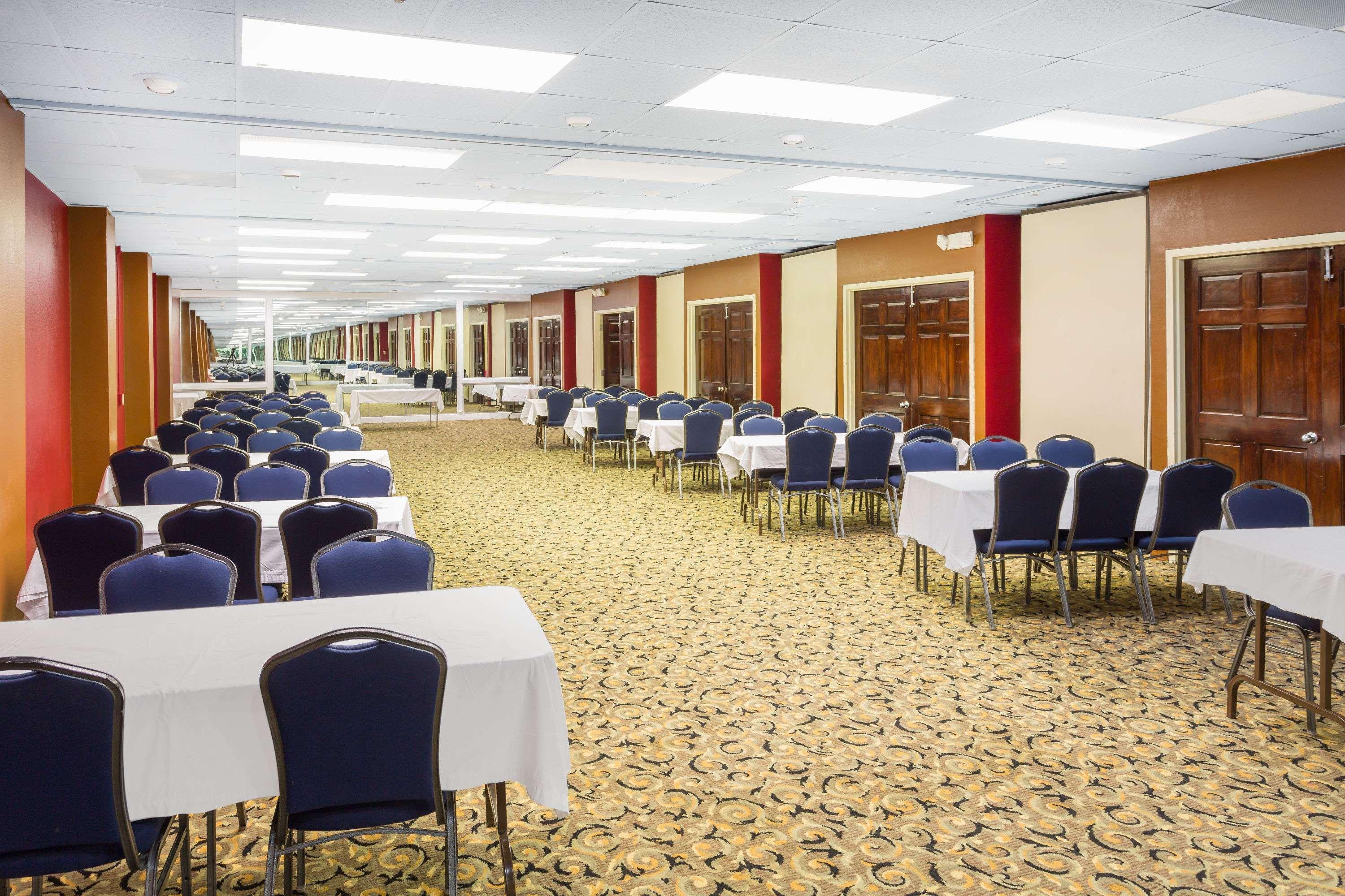 Howard Johnson By Wyndham Williamsburg Norge Exterior photo