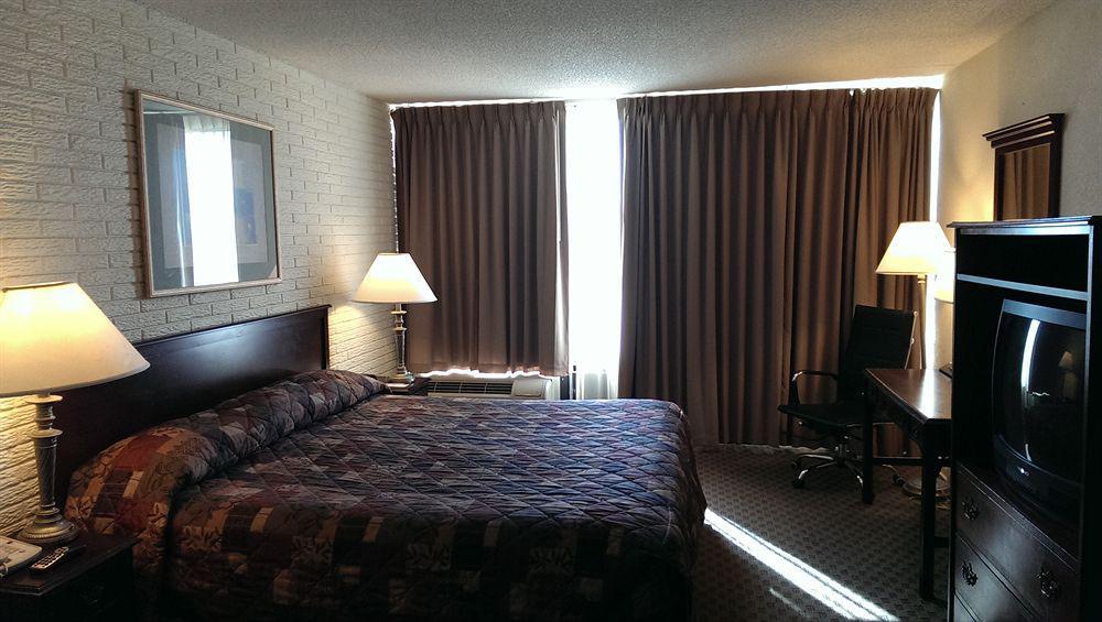 Howard Johnson By Wyndham Williamsburg Norge Exterior photo